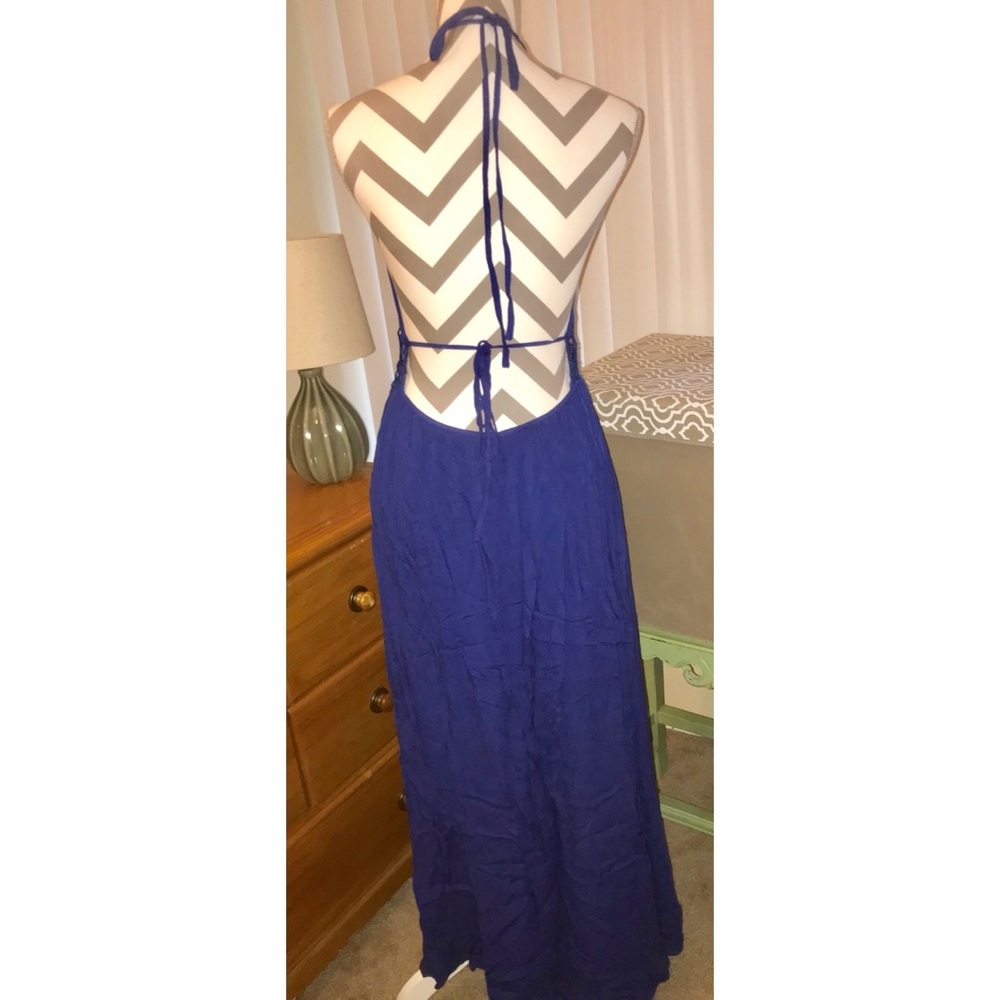 Backless dress with double front slits - Picture 3 of 6
